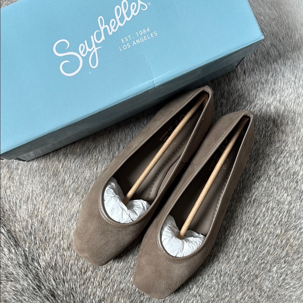Seychelles Women's Taupe Flats women’s size 8